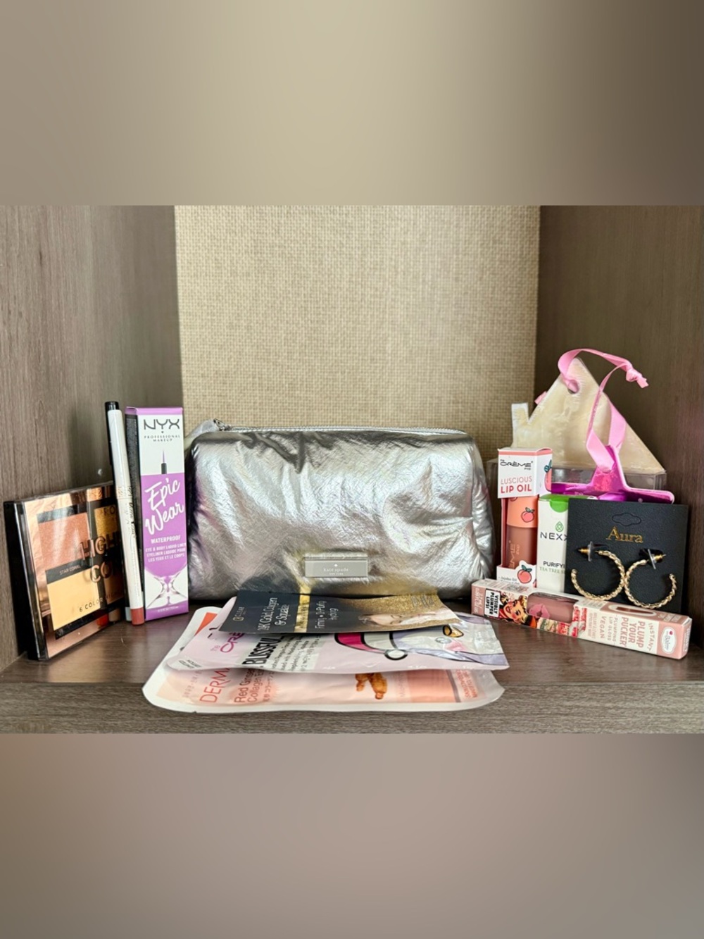 NWT kate spade Metallic Silver Cosmetic Pouch with Beauty Essentials